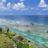 東平安名崎の断崖と青い海