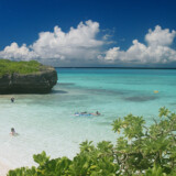 フナクスビーチとサンゴ礁の海