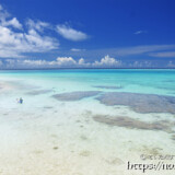 フナクスビーチとサンゴ礁の海