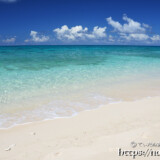 ムスヌン浜に打ち寄せる波