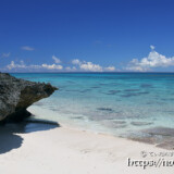 引き潮の時にできる小さな浜