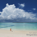 パイナガマビーチと入道雲