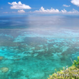 断崖の先の絶景-三角点より-