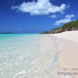 ビーチに打ち寄せる波-長間浜-