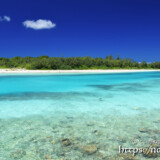 美しいブルーの水路