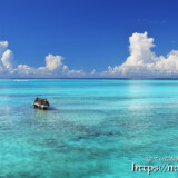 池間ブルーの海と入道雲