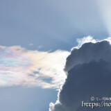 入道雲と神々しい彩雲