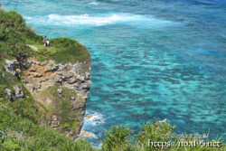 断崖とサンゴ礁の海-ムイガー断崖から
