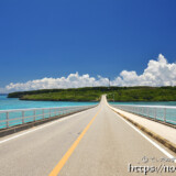 来間大橋と入道雲