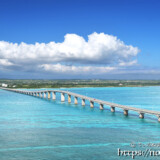 来間大橋-青い海を渡る橋