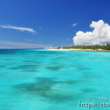 来間大橋から見る前浜ビーチ