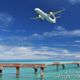 着陸体制の飛行機と青い海-下地島17END-