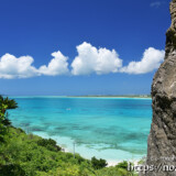 パチャの石段から見る夏色の海