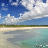 サンセットビーチの上を渡る雲