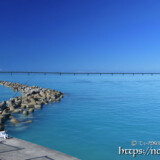 ベタ凪の青い海-トゥリバー