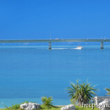 ベタ凪の青い海-トゥリバー