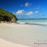 ビーチに打ち寄せる波-クウラビーチ