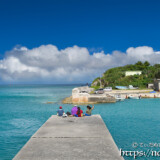 防波堤で釣りをするファミリー-島尻漁港