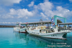 漁船と大漁旗-伊良部島海神祭