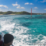 島尻漁港を出て大神島へ向かう船