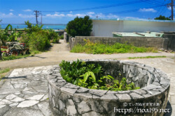 集落の端にある井戸-大神島