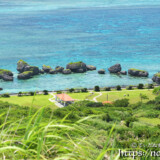 半円形に並ぶ奇岩-大神島カミカキス