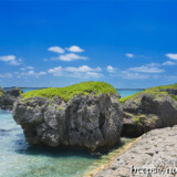 奇岩と海沿いの道-大神島