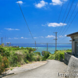 集落から海へ続く道-大神島