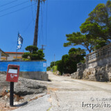 島でひとつだけの郵便ポストと集落への道-大神島