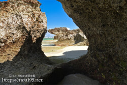 自然が創り出したアートな空間-来間島猫の舌ビーチ