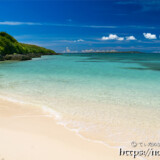 来間島猫の舌ビーチの青い海