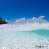 輝く波紋と青空-来間島猫の舌ビーチ