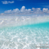 輝く波紋と青空-来間島猫の舌ビーチ