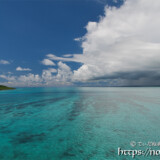 海上に浮かぶ入道雲