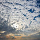 空を覆うひつじ雲