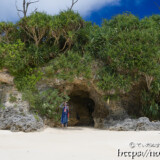 洞窟のあるビーチ-曲元の浜