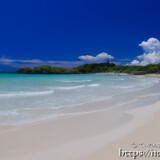 真夏の入道雲とビーチ-曲元の浜