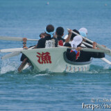 力強い櫂さばき-狩俣海神祭