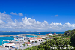 高台から見る漁港の風景-佐良浜漁港