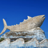 池間島「カツオ公園」のカツオ