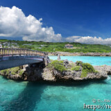 インギャー橋と青い海-インギャーマリンガーデン