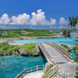 インギャー橋と青い海-インギャーマリンガーデン