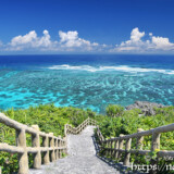 珊瑚礁の海へのびる階段-インギャーマリンガーデン