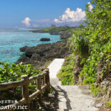 珊瑚礁の海と遊歩道-インギャーマリンガーデン