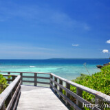 遊歩道から見る青い海-狩俣・八光湾