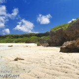 大潮のビーチにできた波紋-東平安名ビーチ