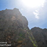 そそり立つ断崖-東平安名ビーチ