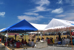 久松漁港に集う人々-久松海神祭