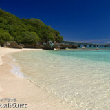 打ち寄せる波と海を渡る池間大橋-トゥイヤーヌヒダ