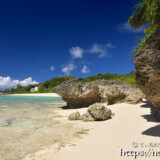 奇岩が点在するビーチ-マサカダツ